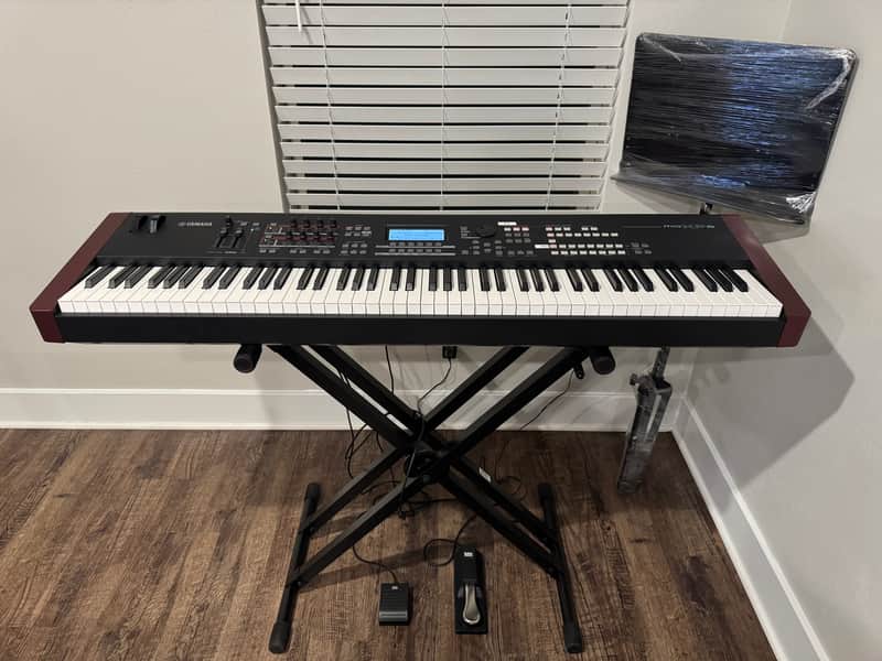 Yamaha MOXF8 88-Key Synthesizer Workstation | Reverb