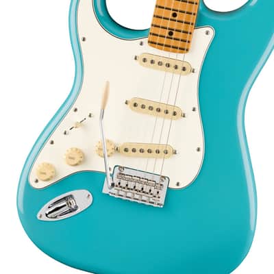 Fender Player II Stratocaster Left-Handed Electric Guitar - Aquatone Blue with Maple Fingerboard image 4