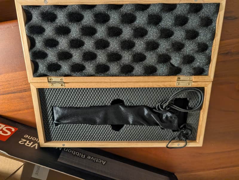 sE Electronics Voodoo VR2 Active Ribbon Microphone w| Box imagen 1