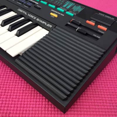 Yamaha VSS-30 Vintage Sampler Synthesizer Keyboard + Case image 5