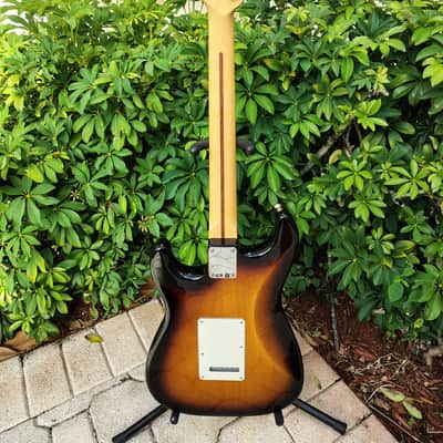 Fender American Special Strat Stratocaster 2-Tone Sunburst *UNPLAYED* 2011 image 10