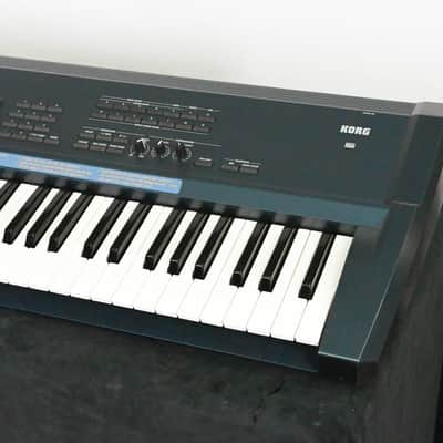 Korg Triton Extreme 76 76-Key 120-Voice Polyphonic Workstation CG012M2 image 2