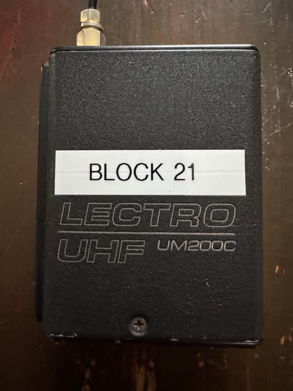 Lectrosonics UM200C Beltpack Transmitter Block 21 image 1