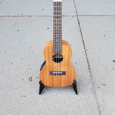 Teton TC003E Mahogany Concert Ukulele  w/Electronics Natural image 2