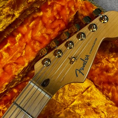 2005 Fender 50th Anniversary American Deluxe Stratocaster Sunburst image 9