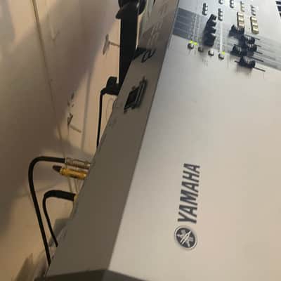 Yamaha Motif ES 8 Production Synthesizer 2000s - Gray image 15