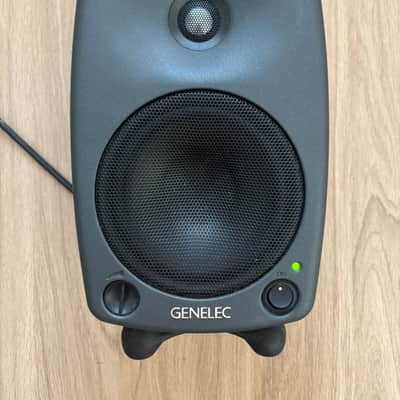 Genelec 8030B Studio Monitors - 5" Powered (Pair) 2013 - 2017 - Gray image 3