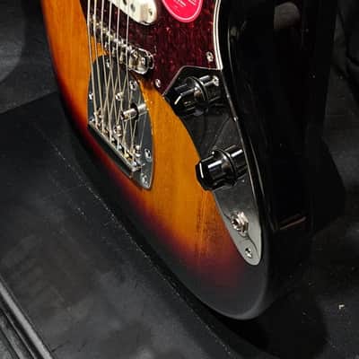 Squier Classic Vibe Bass VI - 3-Tone Sunburst 2025 image 7