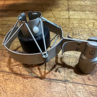 Neumann EA 21 SHOCK MOUNT VINTAGE ORIGINAL - Fits KM84, 86, ETC - Excellent! image 2