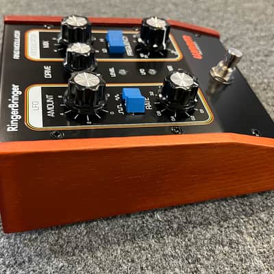 Warm Audio RingerBringer 100% Analog Ring Modulation Pedal Moog MF-102 reincarnation 2024 - Black image 6