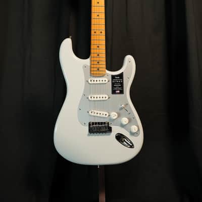 Fender American Ultra II Stratocaster with Maple Fretboard 2025 Avalanche image 1