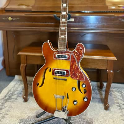 1960's Univox Coily 335 Copy Sunburst image 2