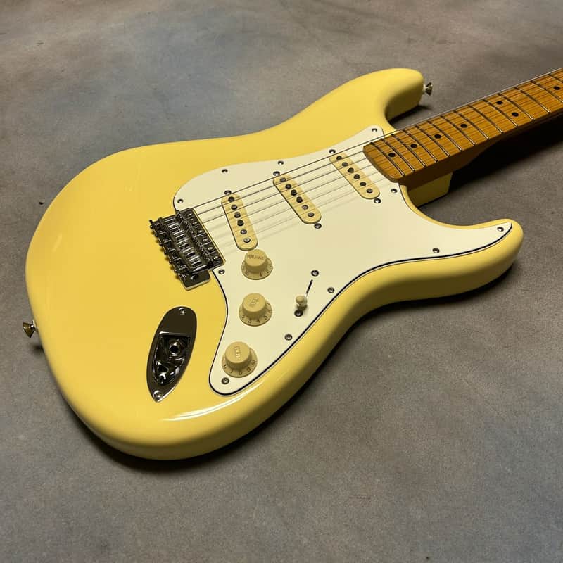 2025 Fender Vintera II 70's Stratocaster Vintage White w/Maple