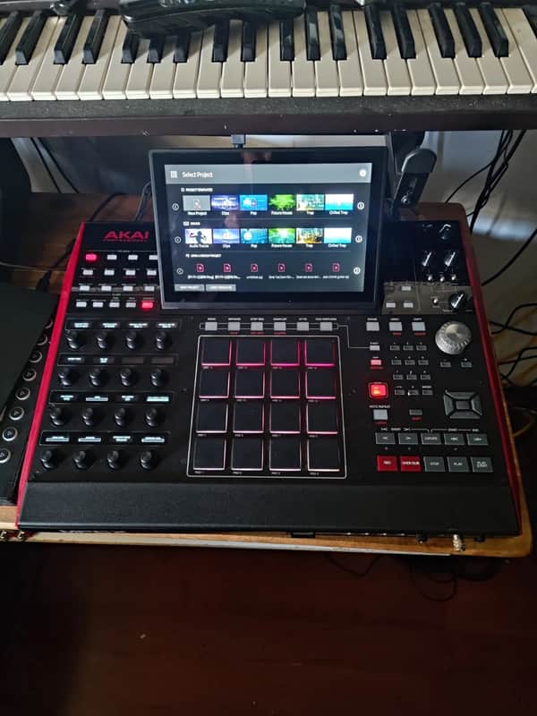 Akai MPC X Standalone Sampler / Sequencer 2017 - Present - Black image 1