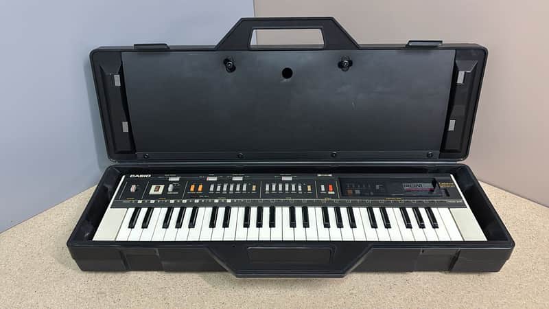 Casio MT-800 Casiotone 49-Key Synthesizer 1980s - White / Black