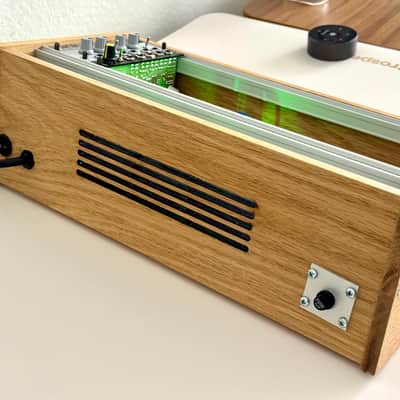 Eurorack case 4U 84HP - Angled - Powered - Oak wood image 7