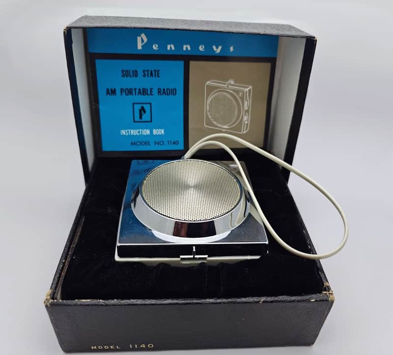 Rare PENNY’S (TOSHIBA) 1140 Miniature Transistor Radio - Works, Japan image 1