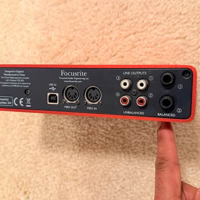 Focusrite Scarlett 2i4 Audio Interface (Read Description) image 8