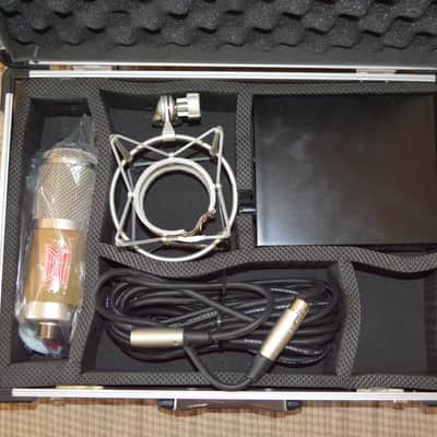 BeesNeez Microphones Phelicity image 2