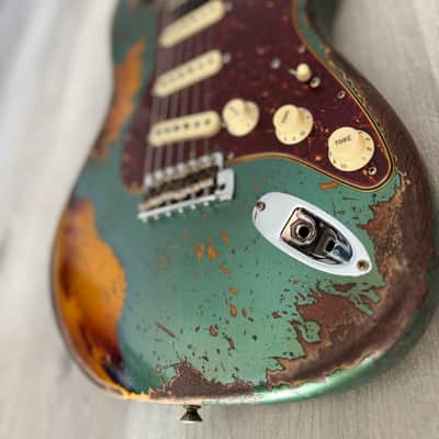 Fender Custom Shop Limited Roasted 1961 Stratocaster Super Heavy Relic - Aged Sherwood Green Metallic over 3 Color Sunburst image 7