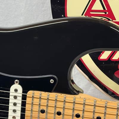 Hamer USA Daytona Guitar S-style with Case - Black / Maple neck image 3