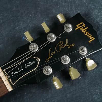 Gibson Les Paul Studio 2004 - Ebony - Chainsaw case - repaired image 10