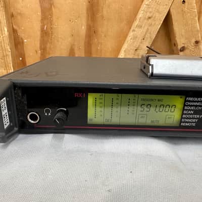 Sennheiser EM3532 572-608 MHz w/2 SK5012 Bodypacks - Two Available image 13