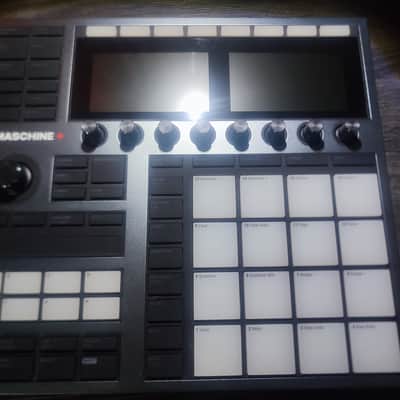 Native Instruments Maschine Plus 2021 - Present - Black image 1