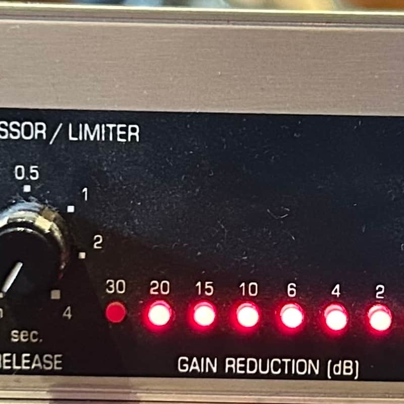 2000s Behringer Autocom MDX1200 Dynamics Processor Black / Silver