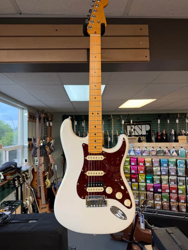 【未使用】Fender American Ultra Stratocaster Fender American Ultra Stratocaster | Reverb Canada