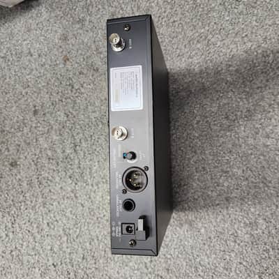 Audio Technica ATW-R310 wireless receiver by it self image 2