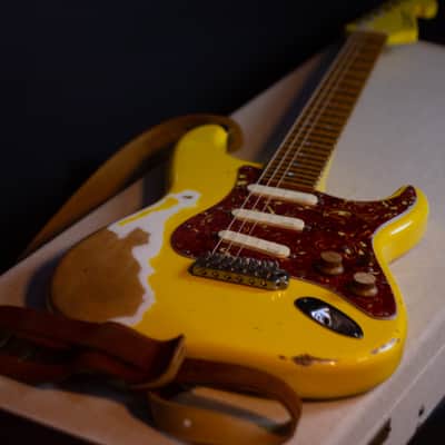 SWFT GTRS Swell 2023 Strat style Yellow relic image 1