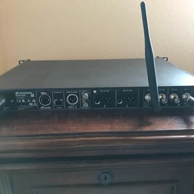 Sennheiser Digital 6000 D6000 Wireless Microphone Combo 4 Channel System image 9