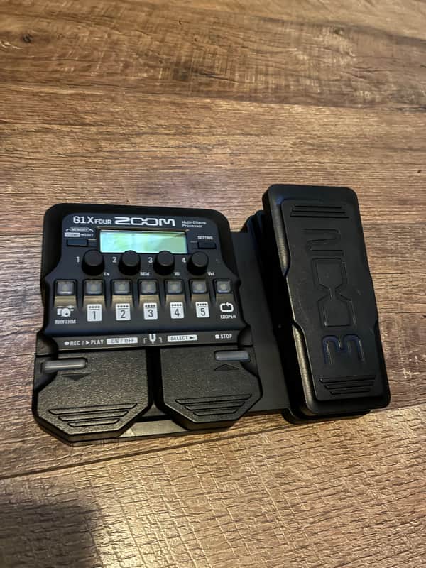 Zoom G1x Four