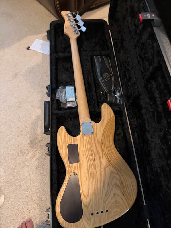 Sire 2nd Generation Marcus Miller V9 TBKB Ash 4-String with Fretless Ebony Fingerboard 2019 - Transparent Black Burst