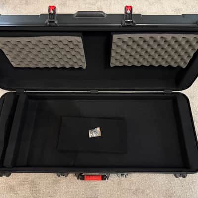 Gator GTSA-KEY61 TSA Series ATA Molded 61-Key Keyboard Case 2010s - Black image 7