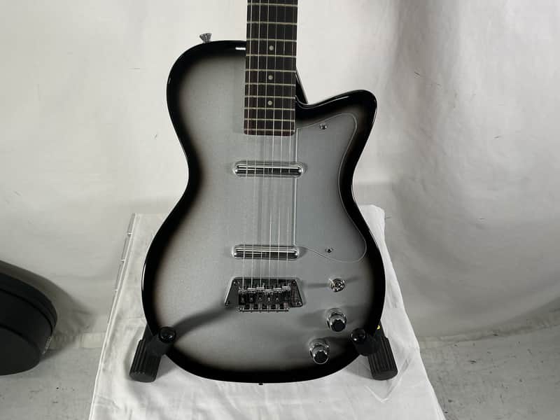 Silvertone 1303 Electric Guitar - Silverburst Finish