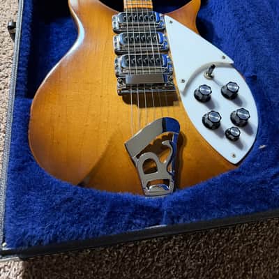 Rickenbacker 1979 320 - Autumnglo image 11
