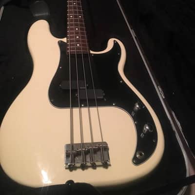 Fender Precision Bass MIM 1993 White image 4