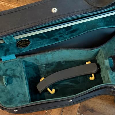 15-in Viola, Bow, Shoulder Rest, Case w/ Shoulder Strap LIKE NEW! image 6
