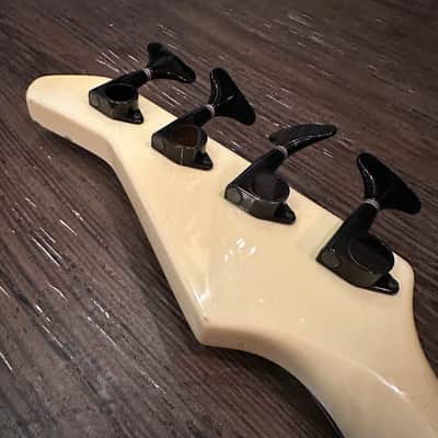 Fernandes FRB-70 Electric Bass image 9