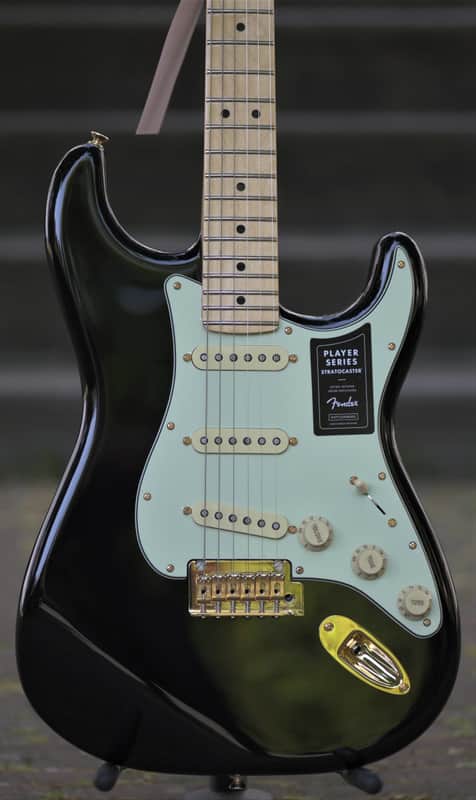 Fender Limited Edition Player Stratocaster with Gold Hardware