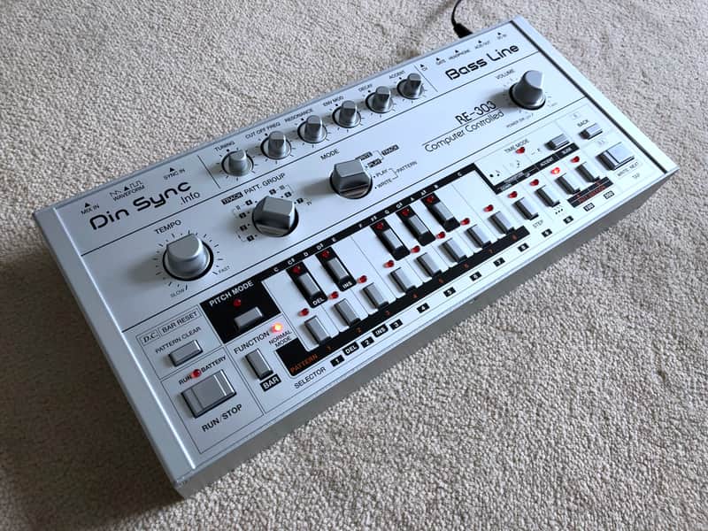 Din Sync RE-303 - Roland TB-303 replica - NEW | Reverb