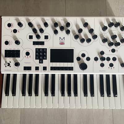 Modal Electronics 001 Hybrid Digital / Analog 2-Voice Synth in mint condition