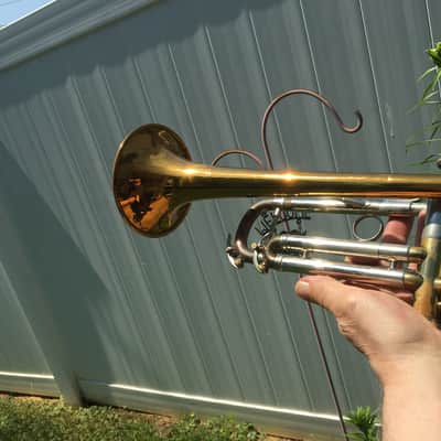 SUMMER DEAL RARE LARGE BORE HOLTON MODEL 51 TRUMPET ORIGINAL FINISH COMPRESSION FINE LARGEST BORE HOLTON MADE ELKGART MADE WITH GOOD CASE image 12