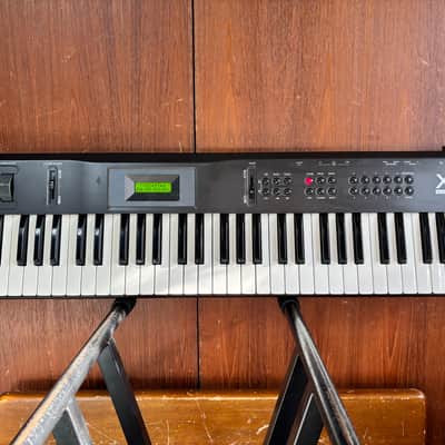 Korg X5D MUSIC SYNTHESIZER 01/w series w/ bag power supply New internal battery