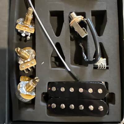 Gibson '80s Explorer 2023 - Present - Ebony With EMG James Hetfield Signature image 17