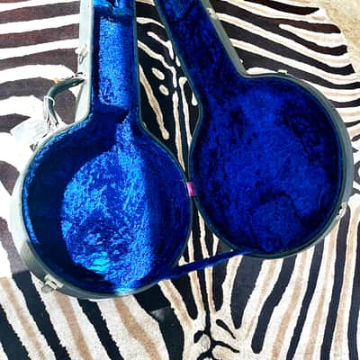 Gibson PB-100 4 String Plectrum Banjo Hardshell Case 1960’s - Bright Blue Plush Interior Lining with key image 15