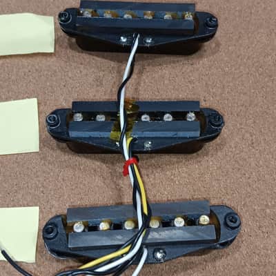 Fender Squire Buddy Guy Pickups image 5