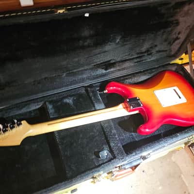 Fender flamey strat, sunburst Cool guitar In nice condition image 5